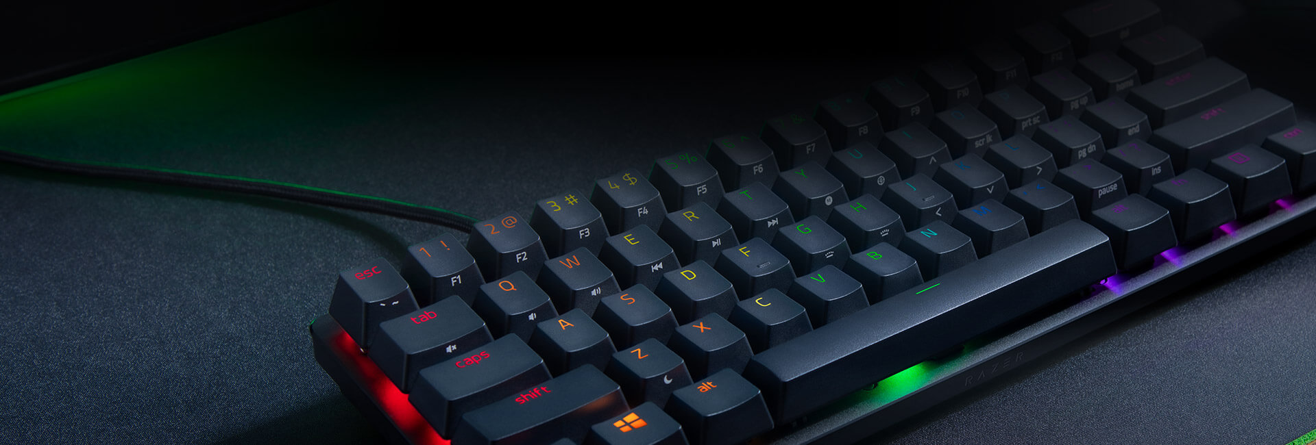 Bàn phím cơ Razer Huntsman Mini Mercury ( Clicky Purple optical switch) (RZ03-03390300-R3M1) trang bị keycap PBT Doubleshot cho độ bền cao và cảm giác gõ tốt